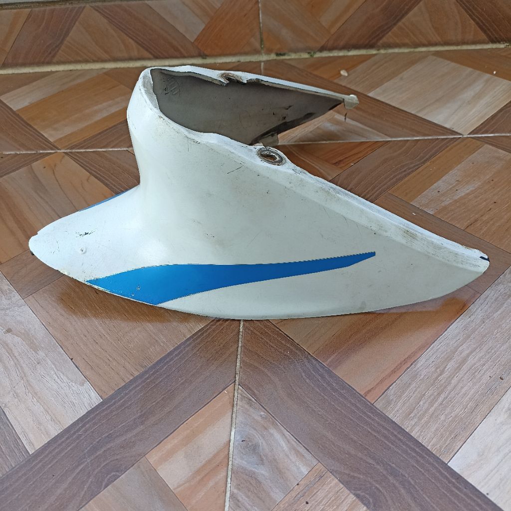 Original cover bawah tangki tutup bawah jok 28F0 Suzuki RK cool rk cool