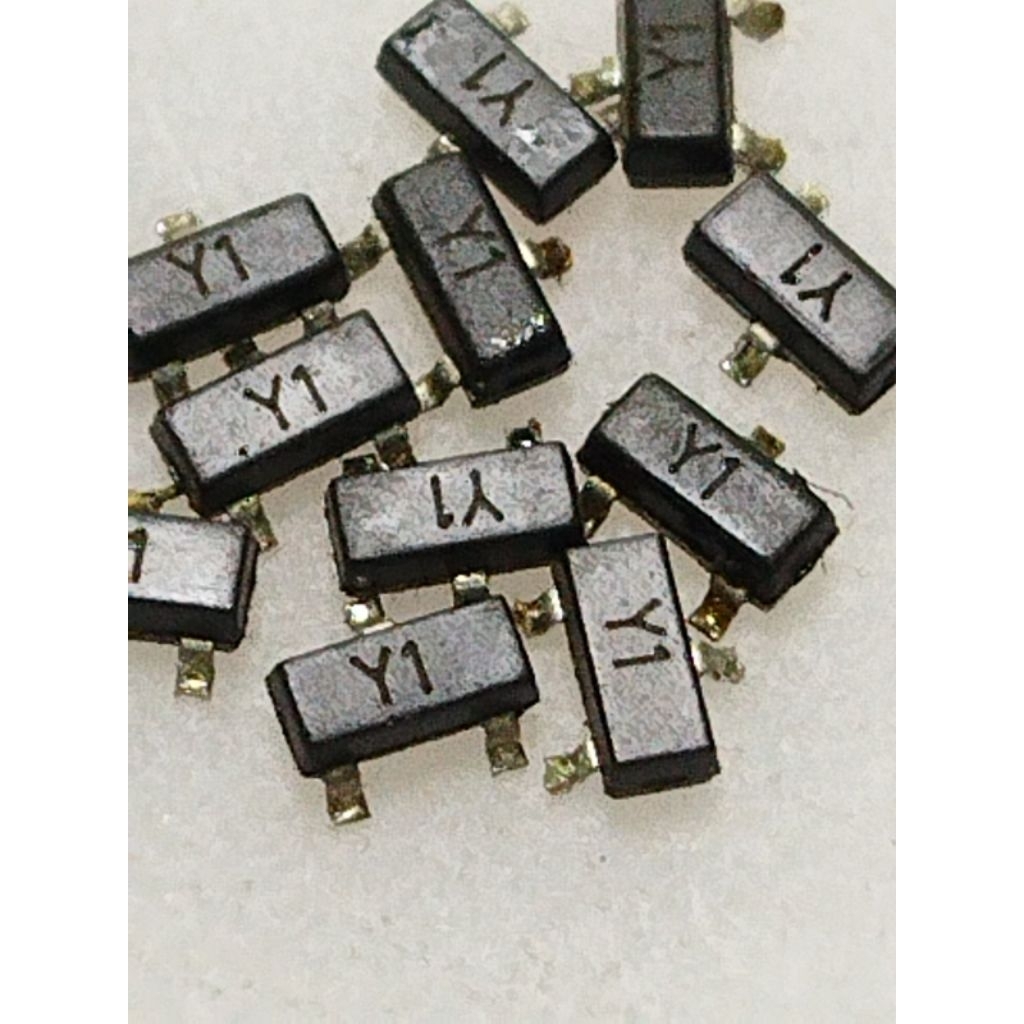 Transistor SMD Y1