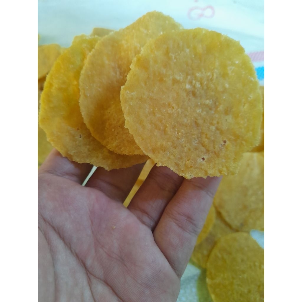 

krupuk gendar siap goreng