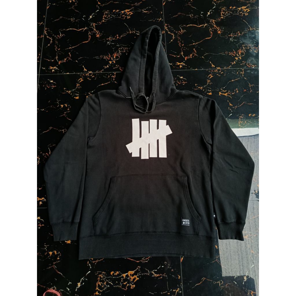 HOODIE UNDEFEATED