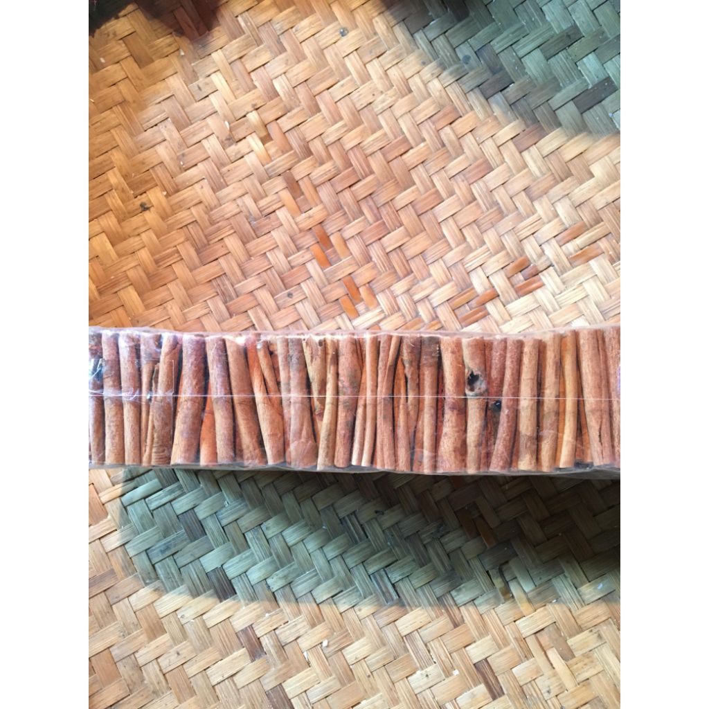 

KAYU MANIS PADANG, KAYU MANIS POTONGAN BERAT 1KG