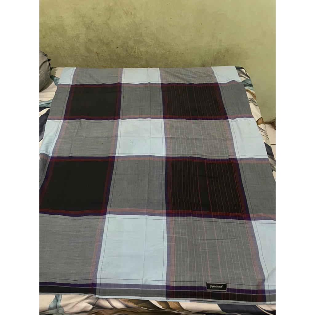 Sarung Gajah Duduk Kotak besar