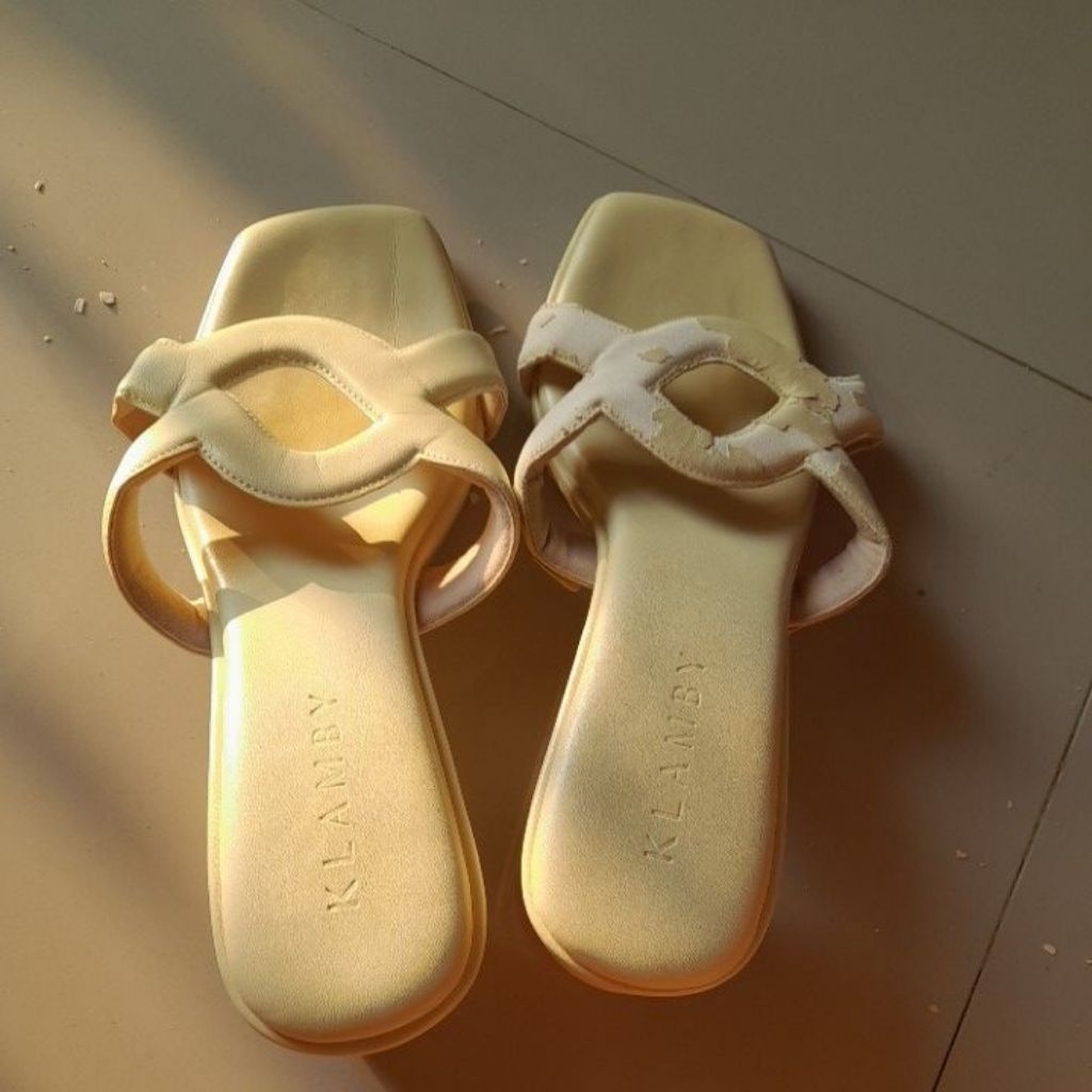 sandal klamby ori yongki komaladi
