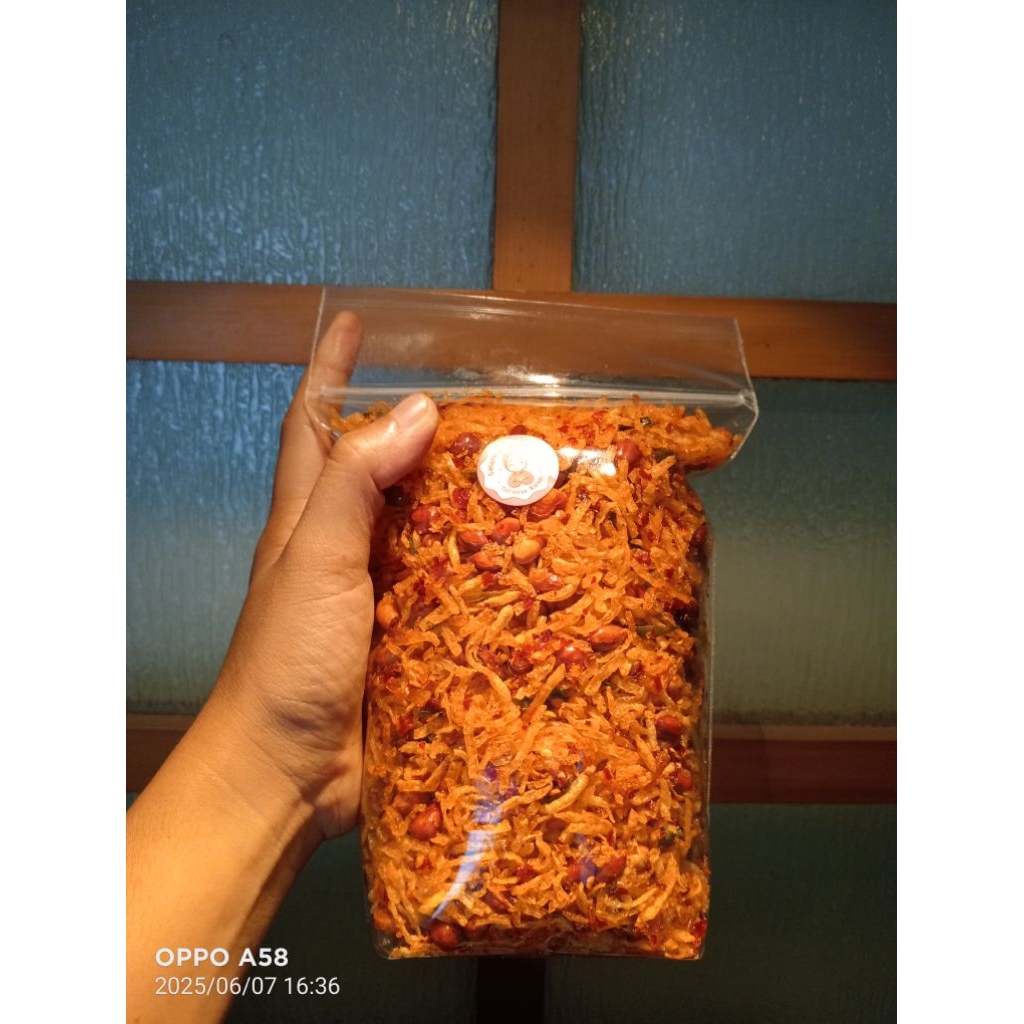 

TERLARIS KERIPIK KENTANG MUSTOFA 500GR