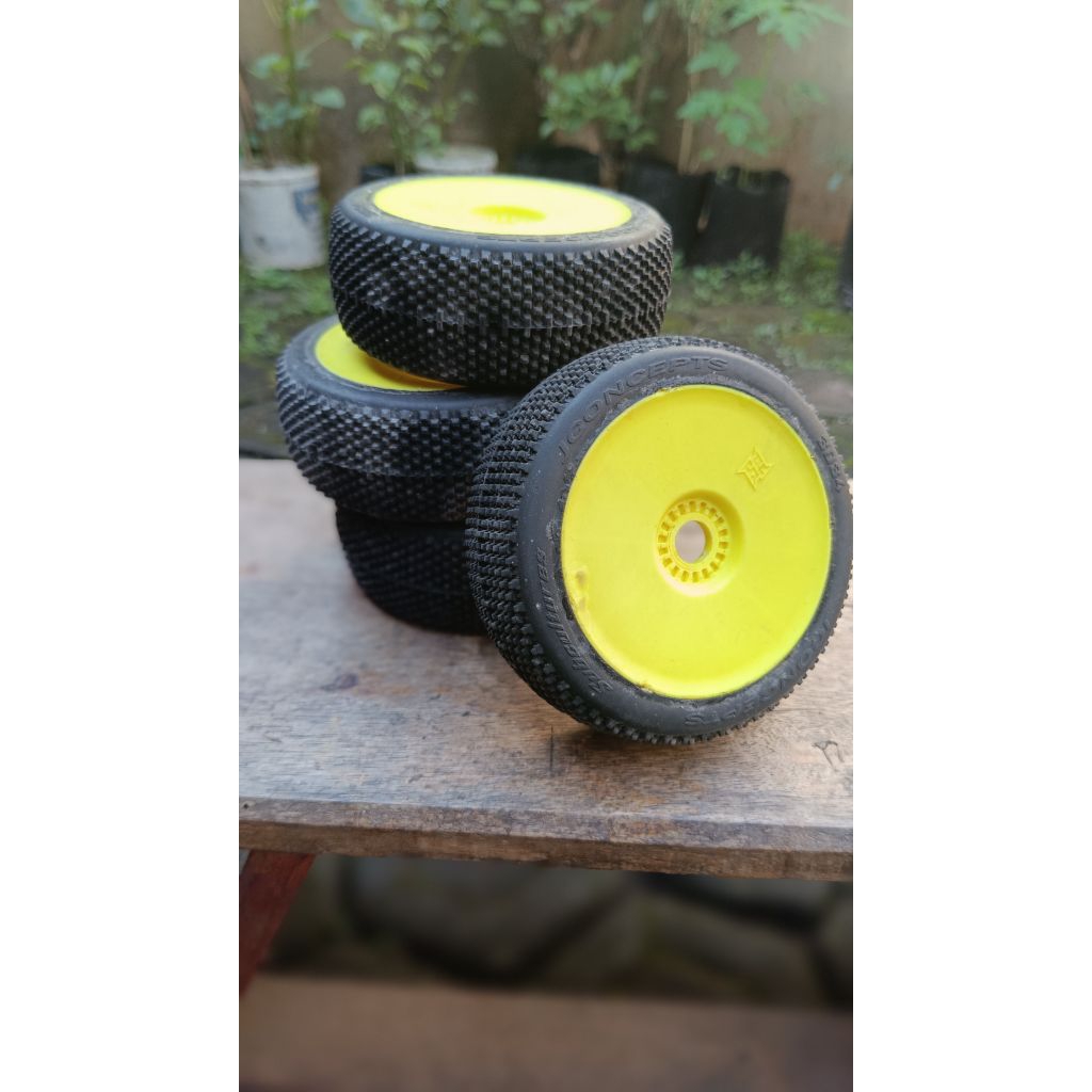 Ban RC Buggy 1/8 JConcepts Subculture + velg