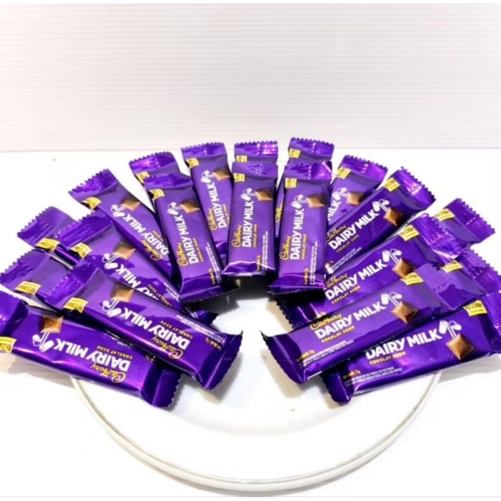 

Cadbury Dairy Milk 11g (1 Box isi 20pcs)