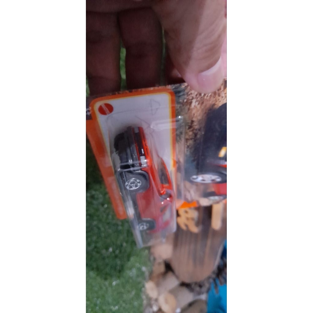 Diecast Miniatur Nissan Terrano Pathfinder skala 1:64