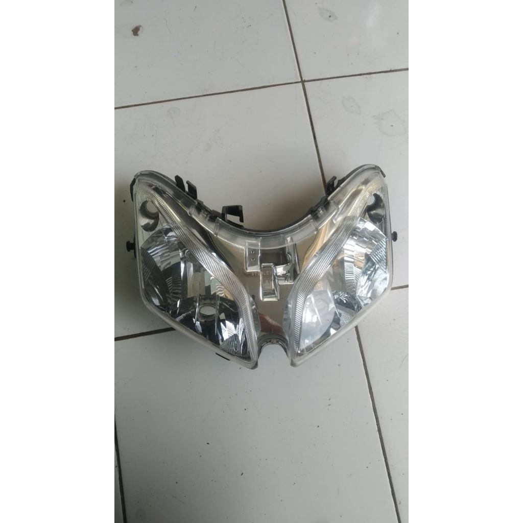 Reflektor Lampu Depan Honda Vario 110 karbu original