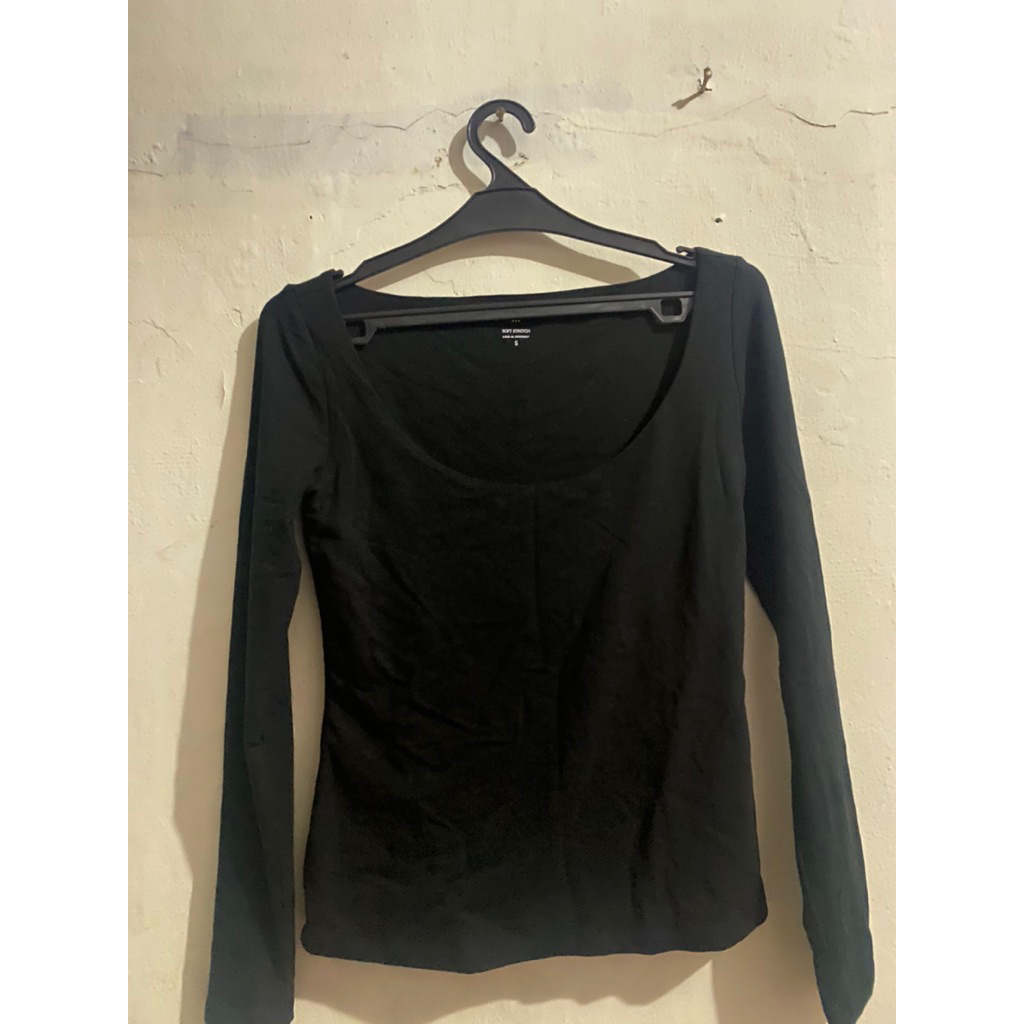 kaos hitam banana republic