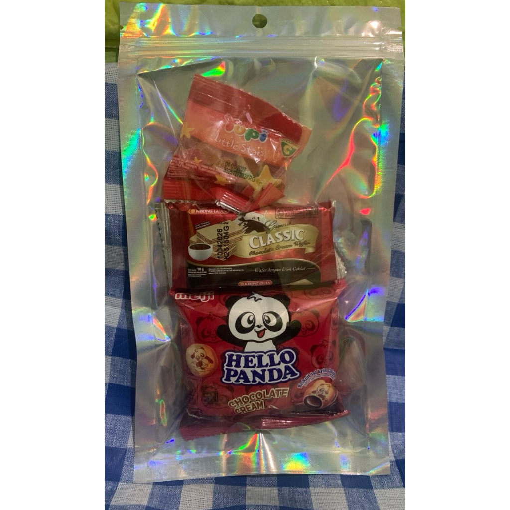 

Hampers Mini/Gifts Mini/Tema merah/Snack kekinian/Snack Ulangtahun/Snack Murah