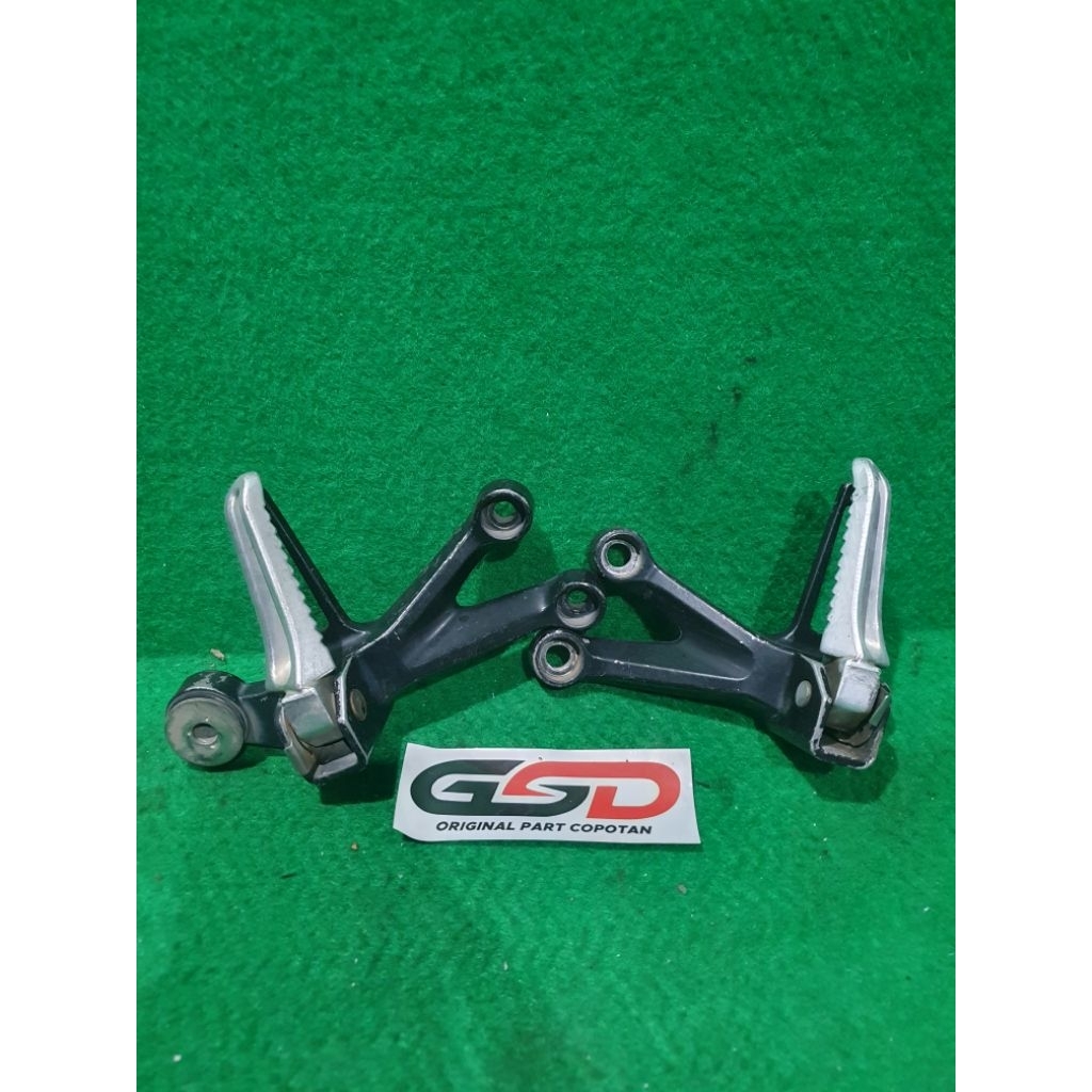 Footstep Belakang Kanan Kiri Satria FU 150 Original Copotan
