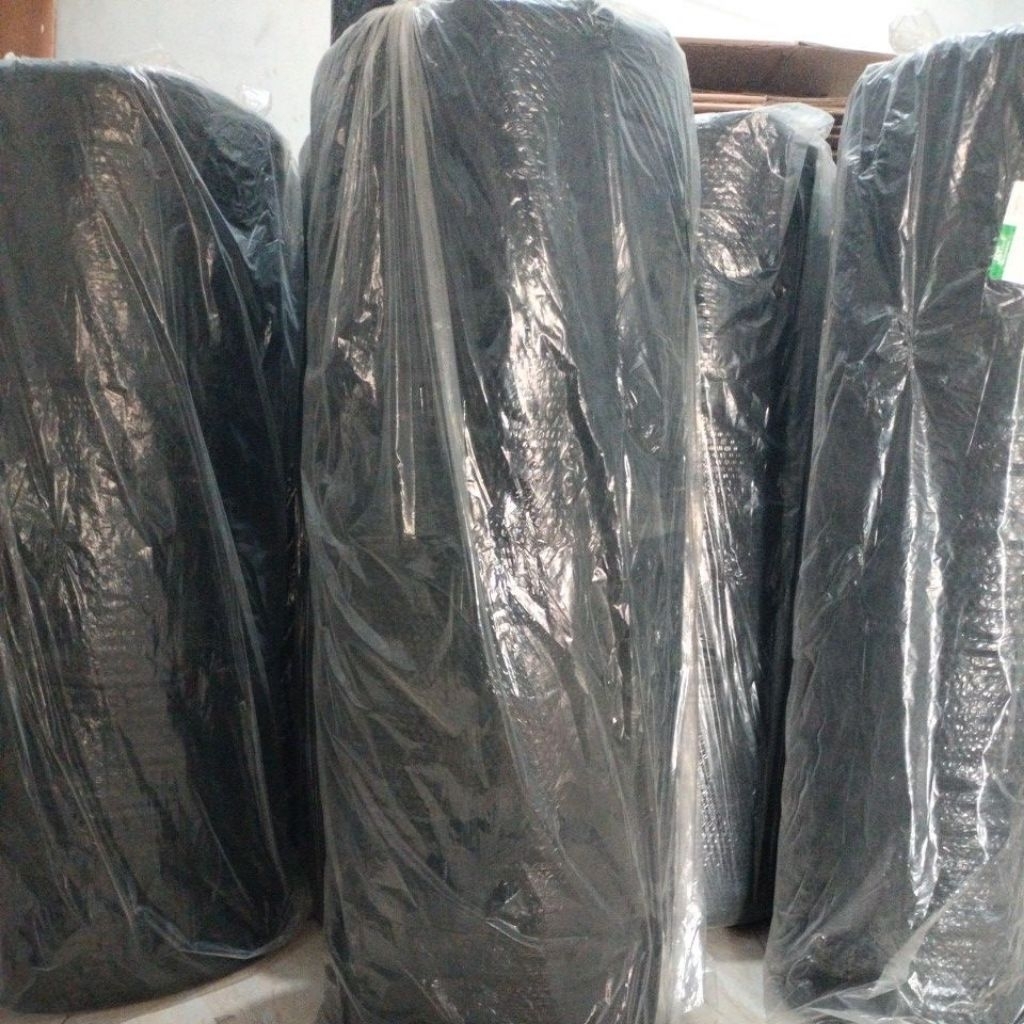 

Bubble Wrap Hitam Tebal 125 cm x 50 m 3kg hanya via instan Dalam Kota