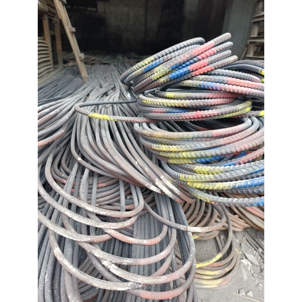 Besi beton polos 6 mm x 12 meter polos 6mm sni