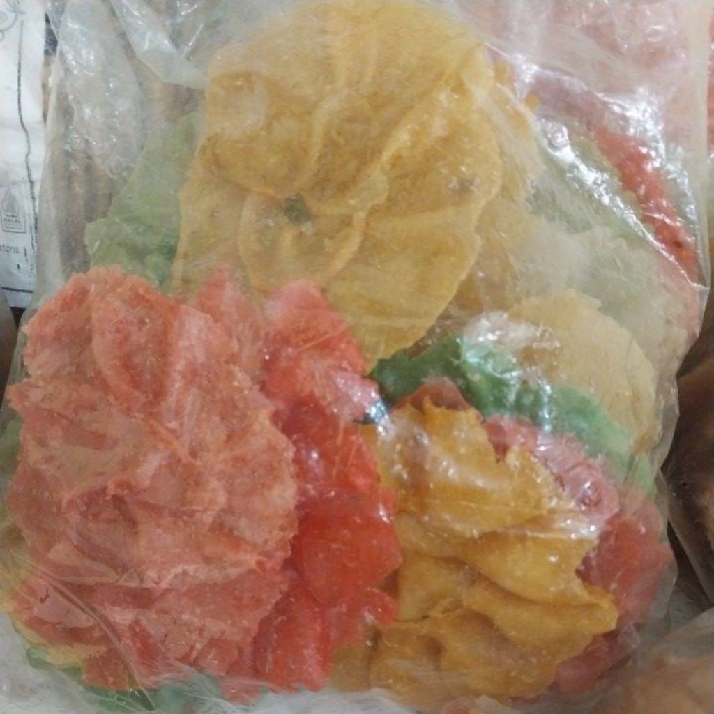 

kerupuk dapros mentah