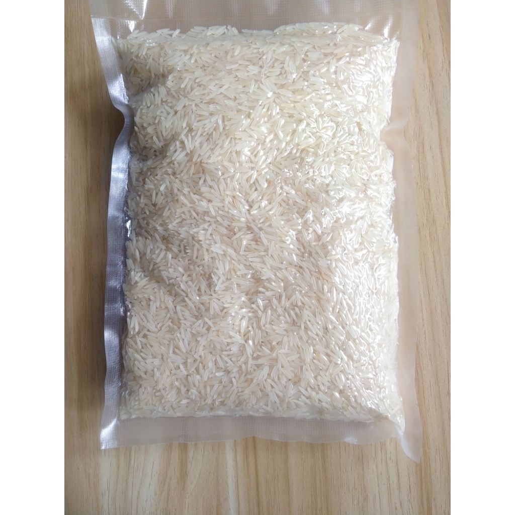 

Beras Basmati 1 Kg & ½ Kg DAAWAT CREAMY SELLA PREMIUM XXL — Beras India