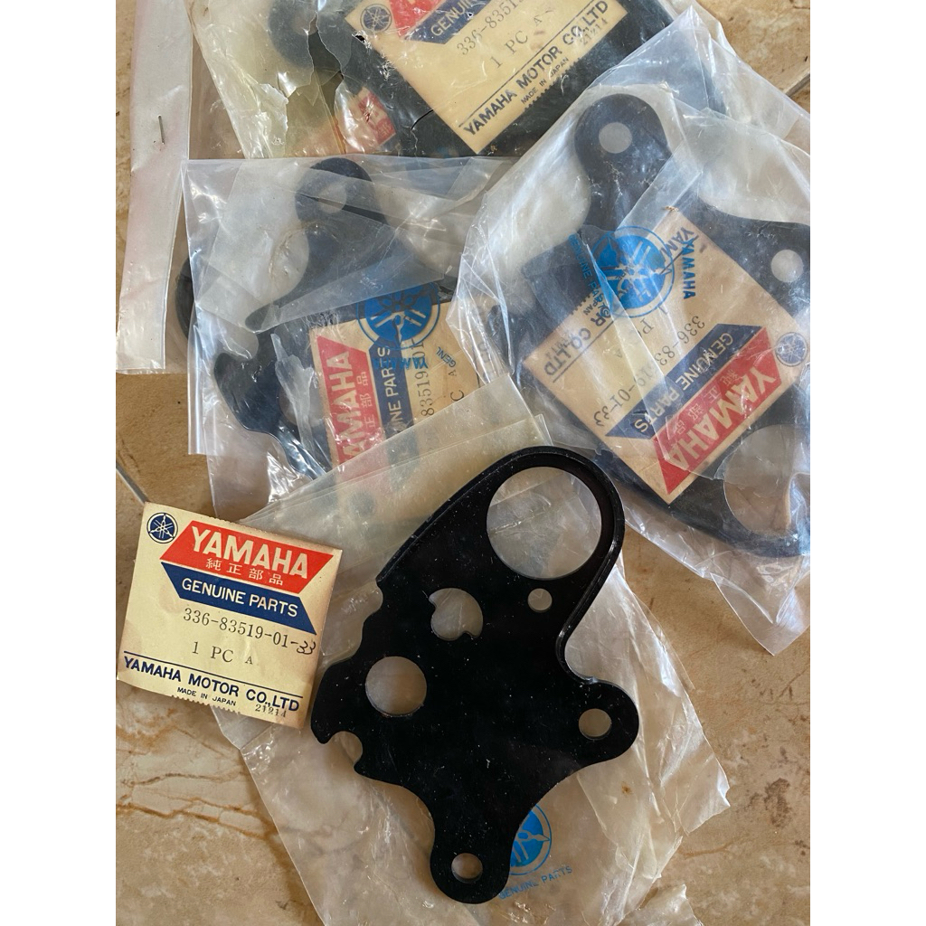 PANGKON SPEDOMETER BREKET YAMAHA RS100 LS3 DT100 ORIGINAL NOS