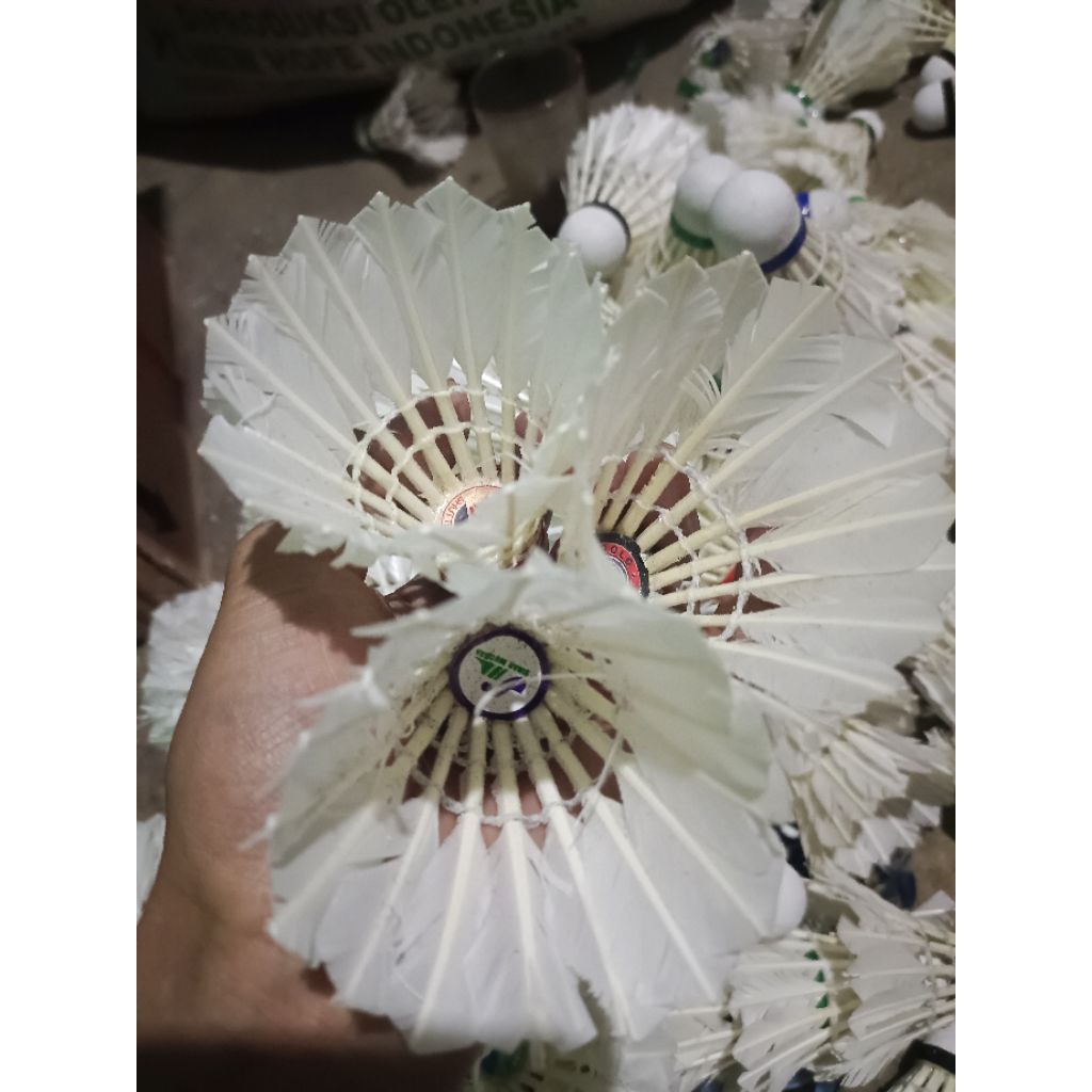 kok badminton bekas shutelcock tepak tepok