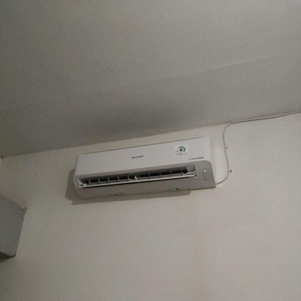 AC INVERTER SHARP