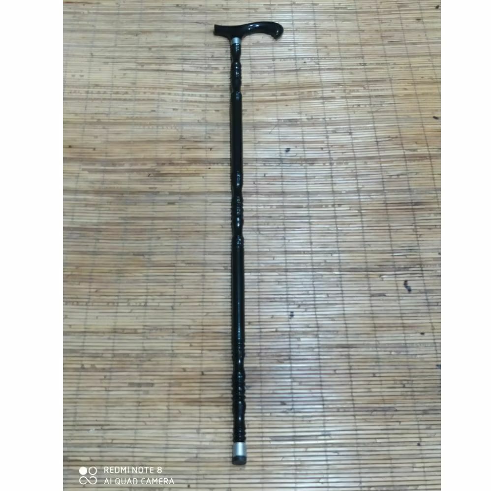 Tongkat jalan kayu ulin