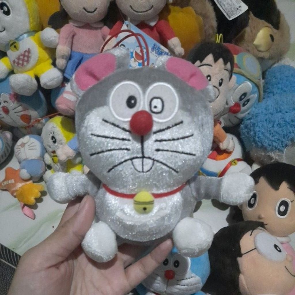 boneka doraemon shio ori