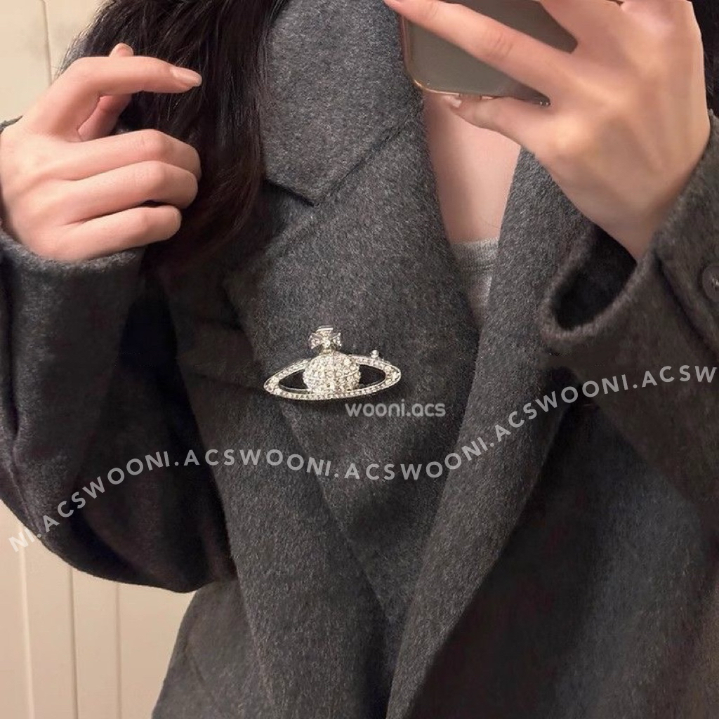 Vivienne W Brooch / VW brooch pin