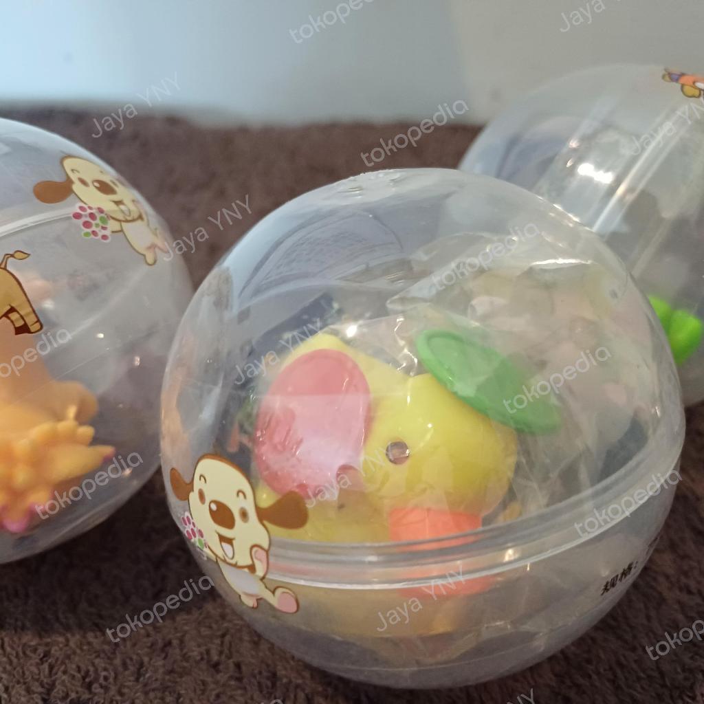 Mainan bola gacha medium