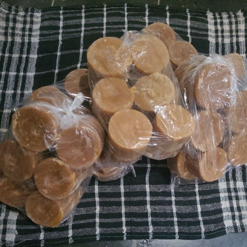 

Gula Jawa Asli Nira Kelapa 100% ( 1kg )