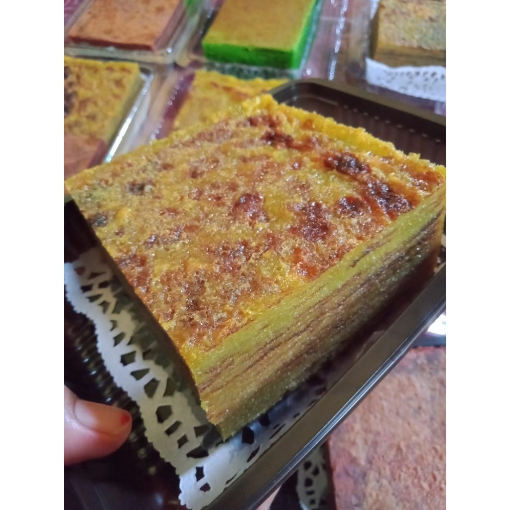

Lapis Legit khas lampung seperempat loyang 1/4 Maksuba Kojo kue Lapis