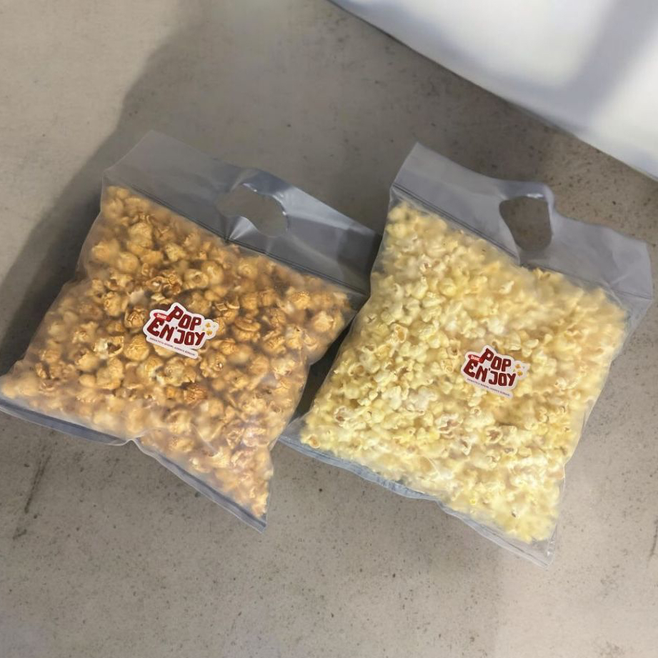 

QH [MIX KECIL] CARAMEL BUTTER SEA SALT POPCORN (230+120gr) - PopENjoy / 2 Rasa Camilan Crispy