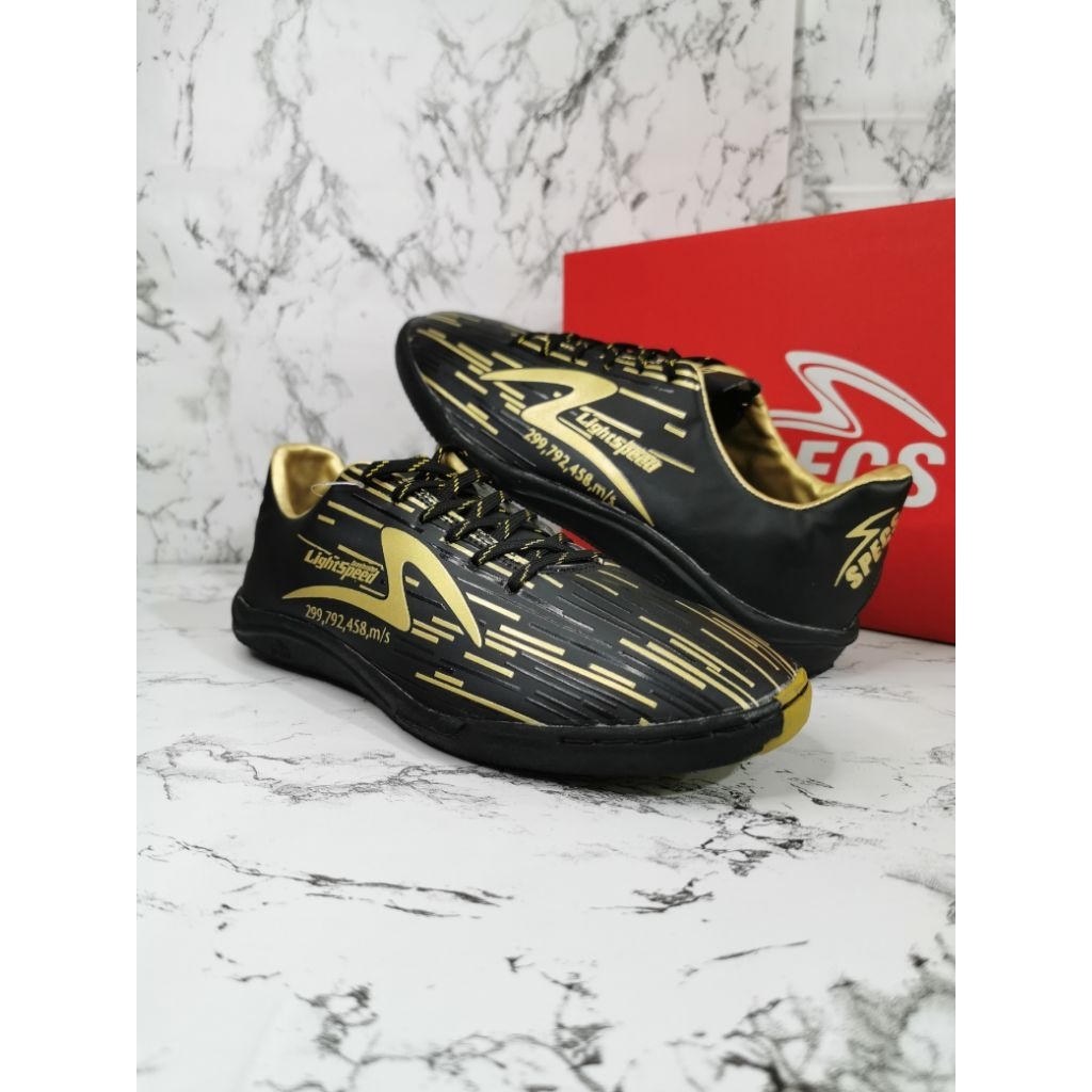 Sepatu Futsal Specs Lightspeed Reborn Hitam Gold Grade Ori Premium | Free Kaos Kaki / Dekker