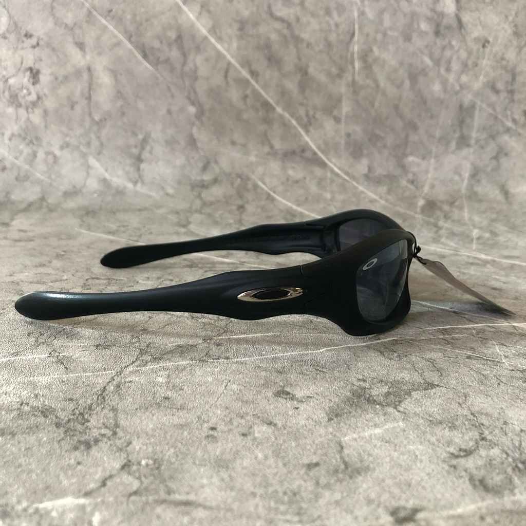 PRELOVED OAKLEY SUNGLASESS MONSTER DOG VINTAGE Y2K BLACK
