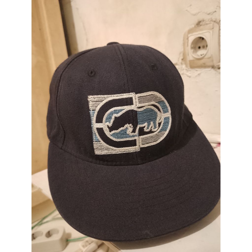 Topi Ecko Unltd