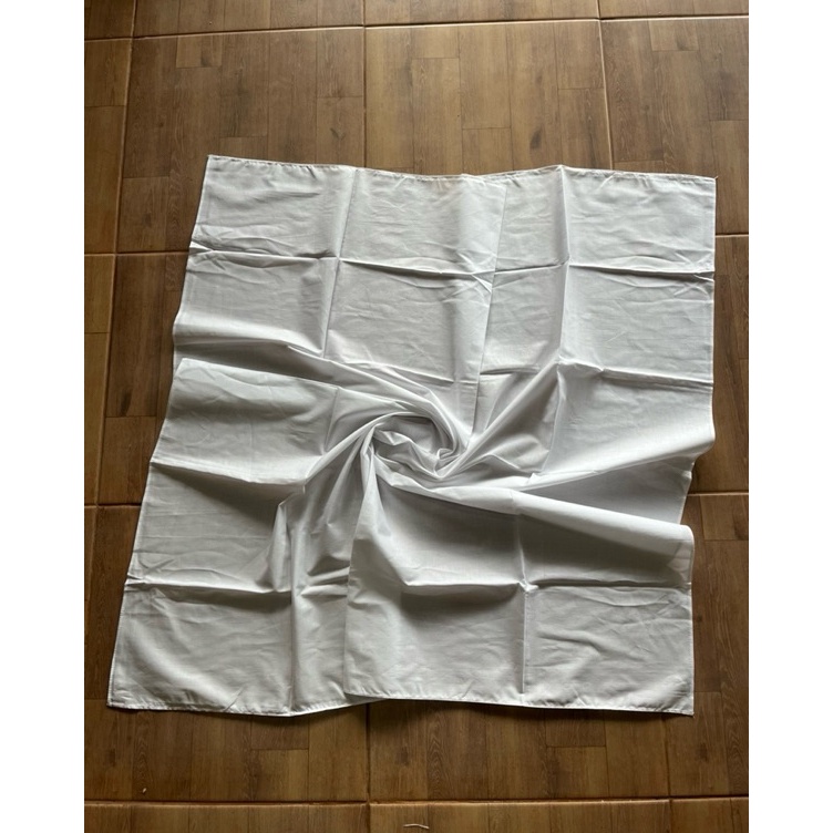 KODE S69E Udeng Lembaran Segi Empat Putih Dan Hitam Elegan