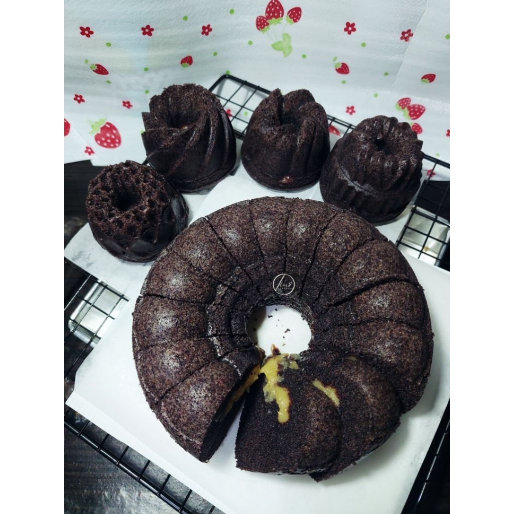 

Bolu Ketan Hitam Keju Lumer