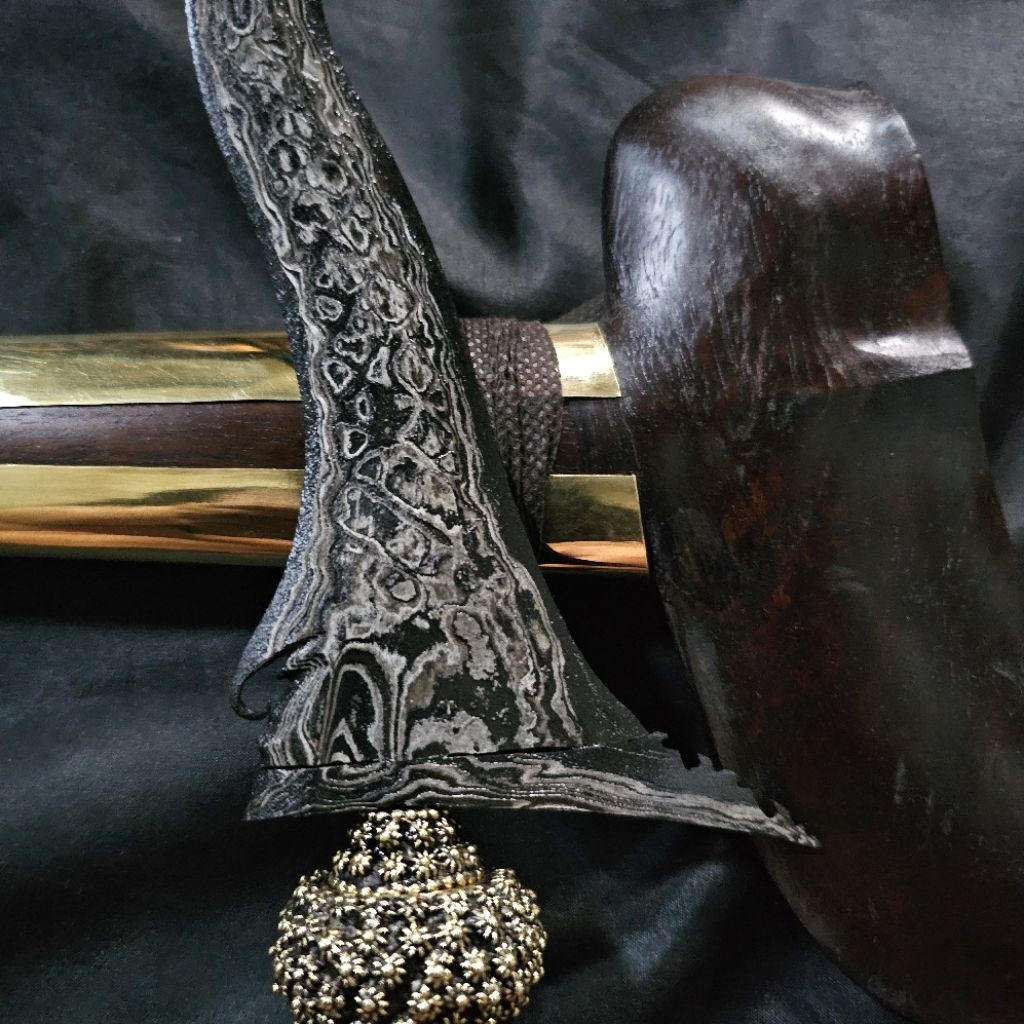 Keris Carubuk Luk 7 Pamor Merutu Sewu