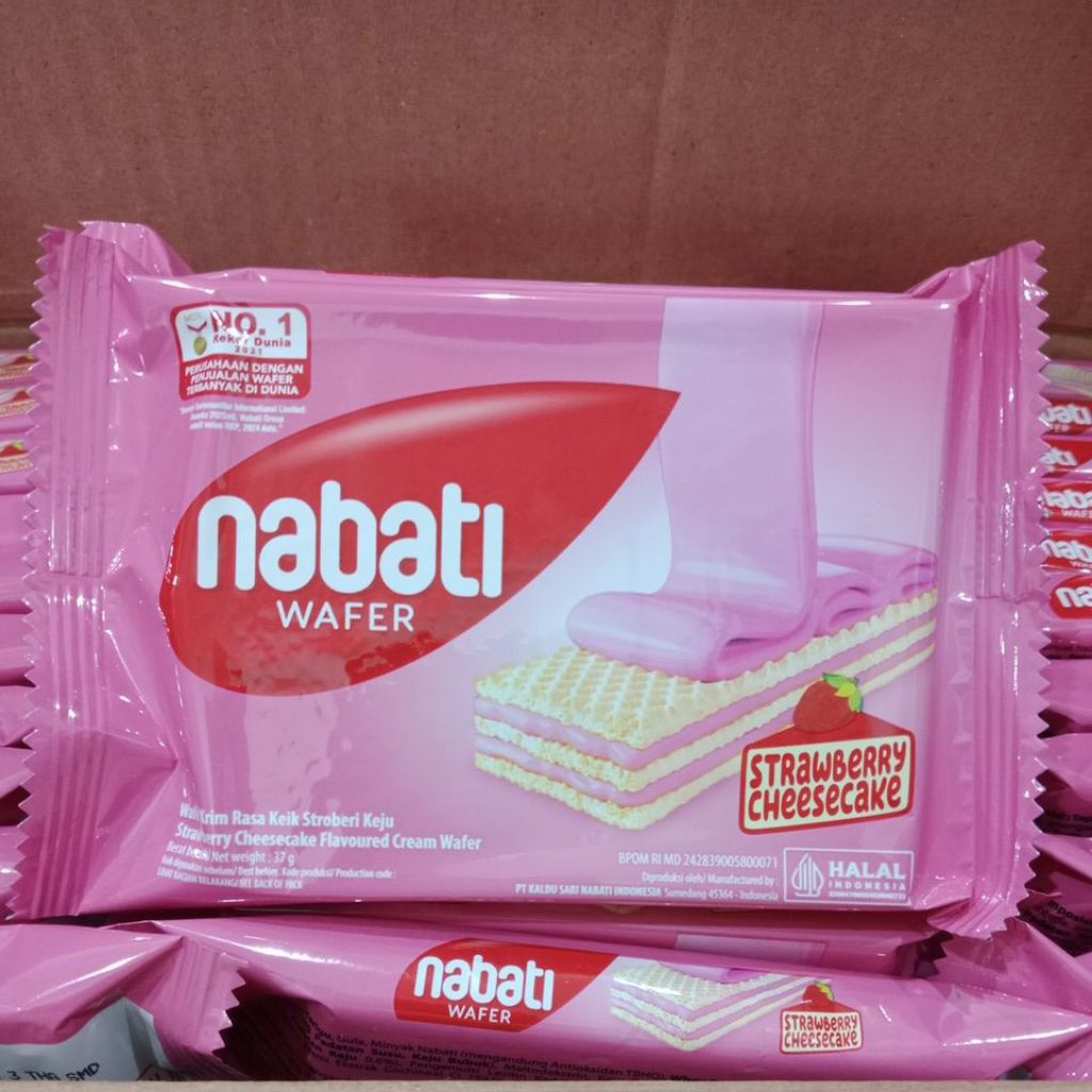 

wafer rasa strawberry cheesecake nabati new flavour