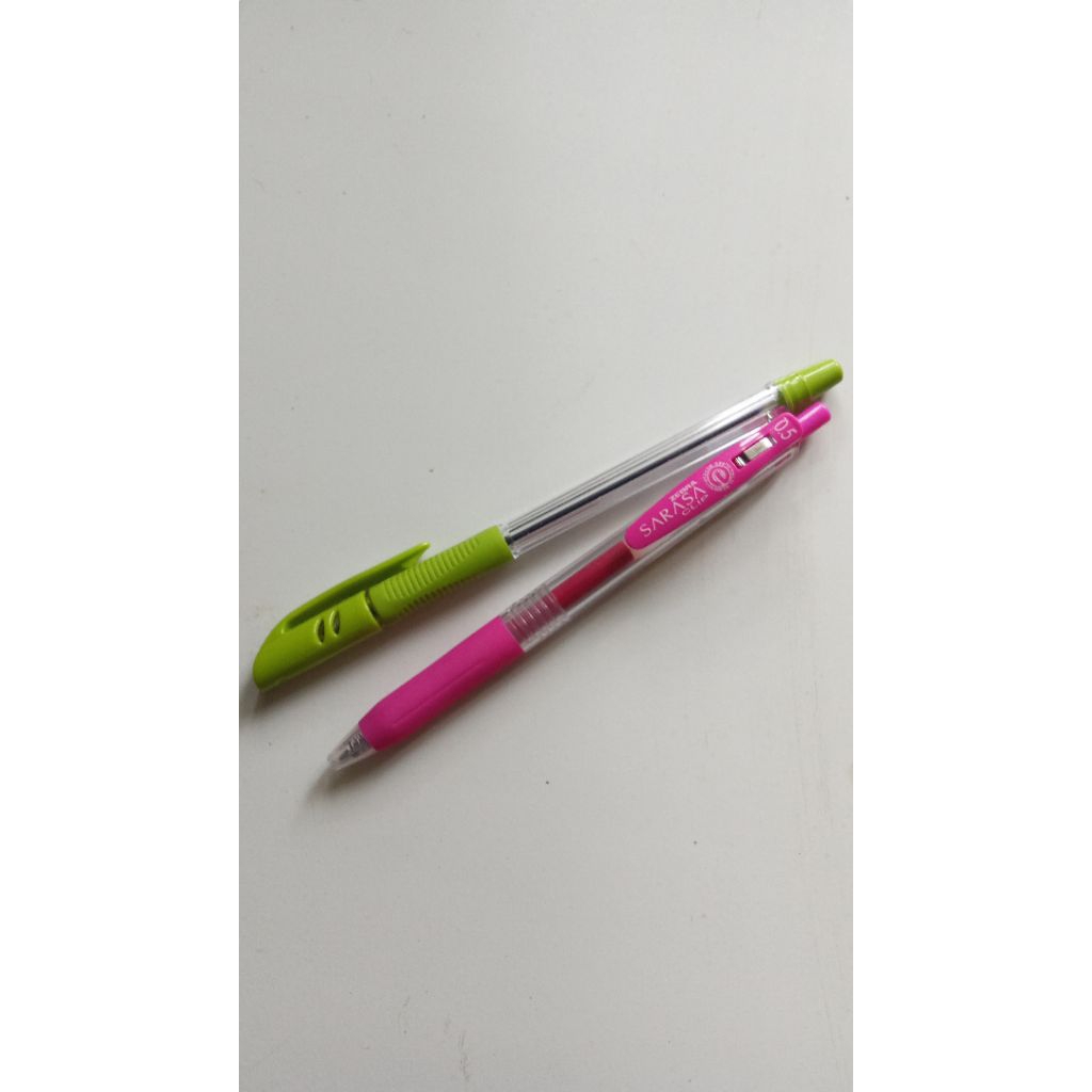 

pulpen sarasa 0.5 & g-soft 0.5
