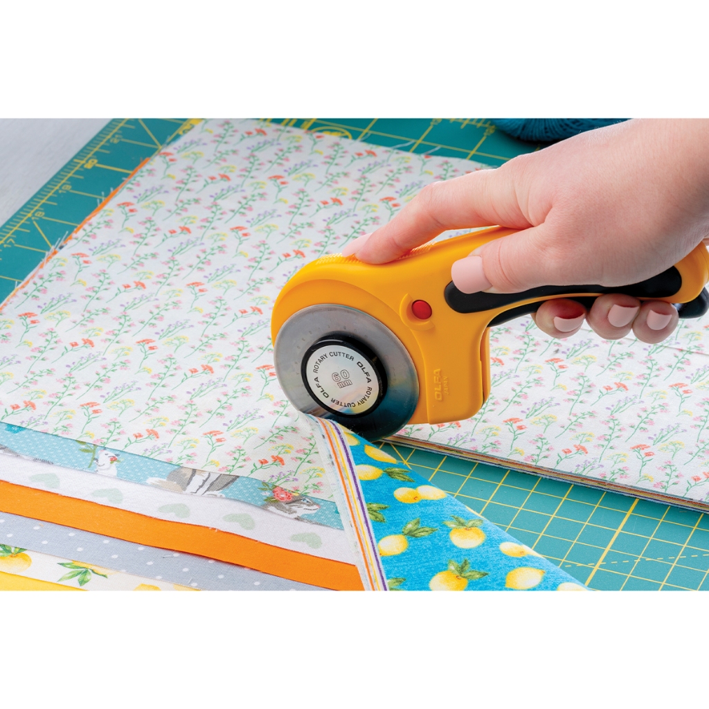 

OLFA RTY-3/DX Alat Gunting Potong Kain Kulit dia 60mm Rotary Cutter 60 mm Japan