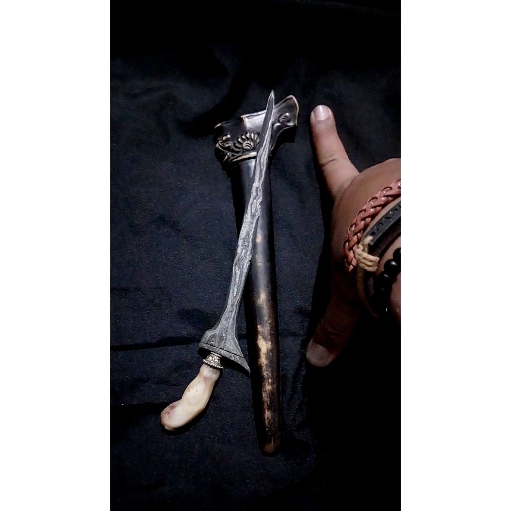 Keris jalak dinding patrem