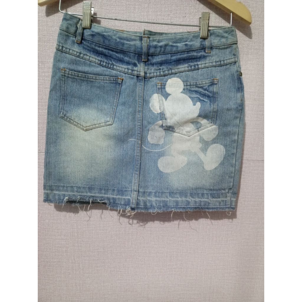 Celana pendek rok jeans  wanita branded Disney size  28,29,30 second