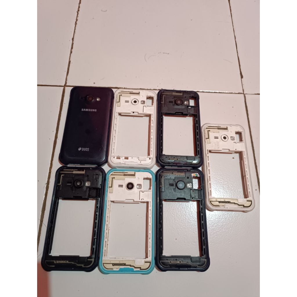 Housing Samsung J1 ace second masih bagus