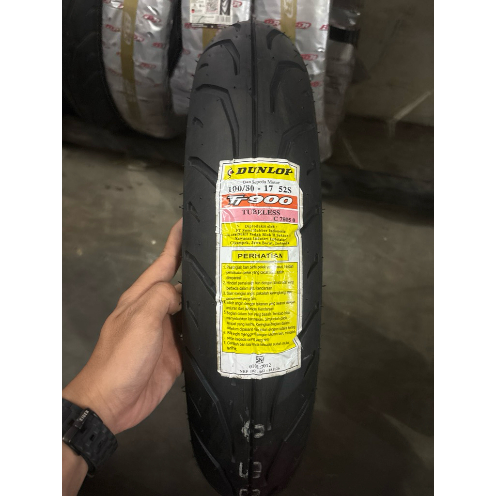 DUNLOP TT 900 100/80 RING 17 TUBELESS