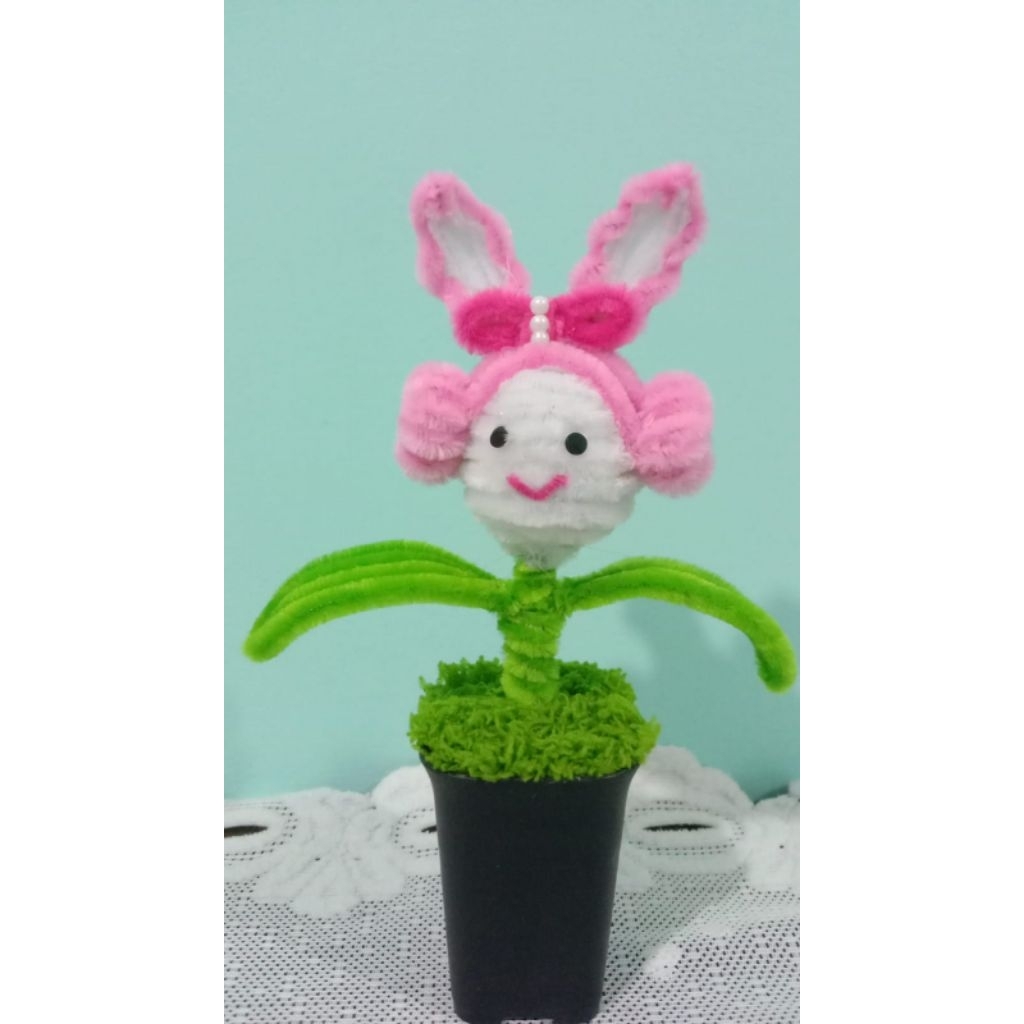 Bunga pot boneka kawat bulu
