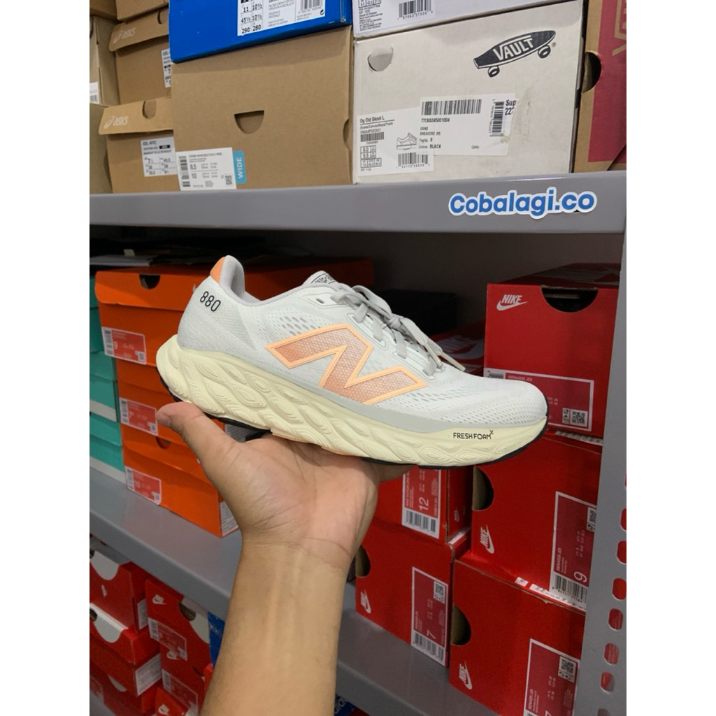 Sepatu lari New Balance Fresh Foam 880v14 Peach Blossom - running shoes NB 880