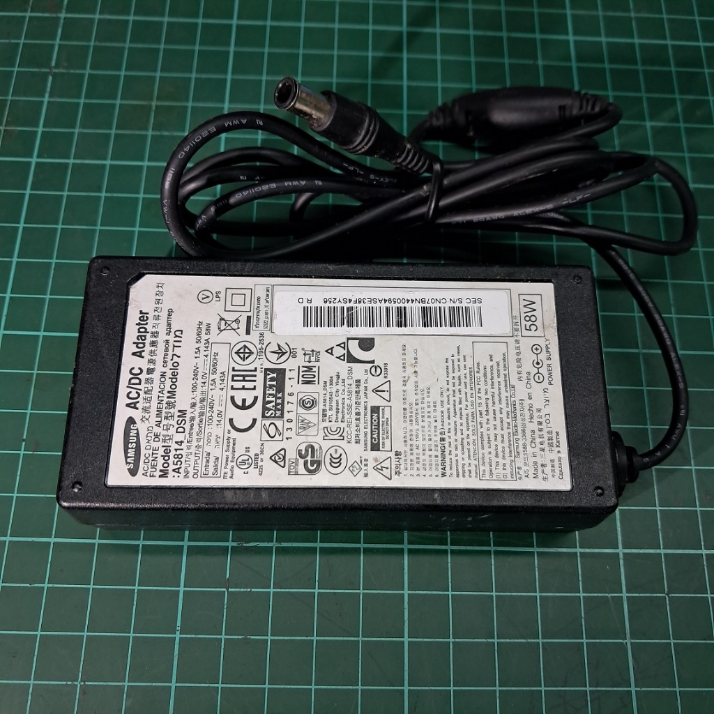 Adaptor Tv Monitor  LG 19~32 inch Adaptor 14volt jek DC jarum 6-1,5mm Plus kbl Ac8