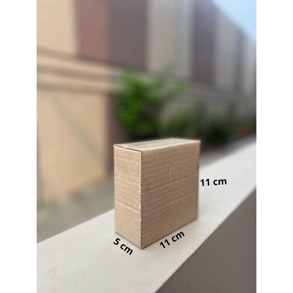 

Karton Box Ukuran 11cm x 5cm x 11cm