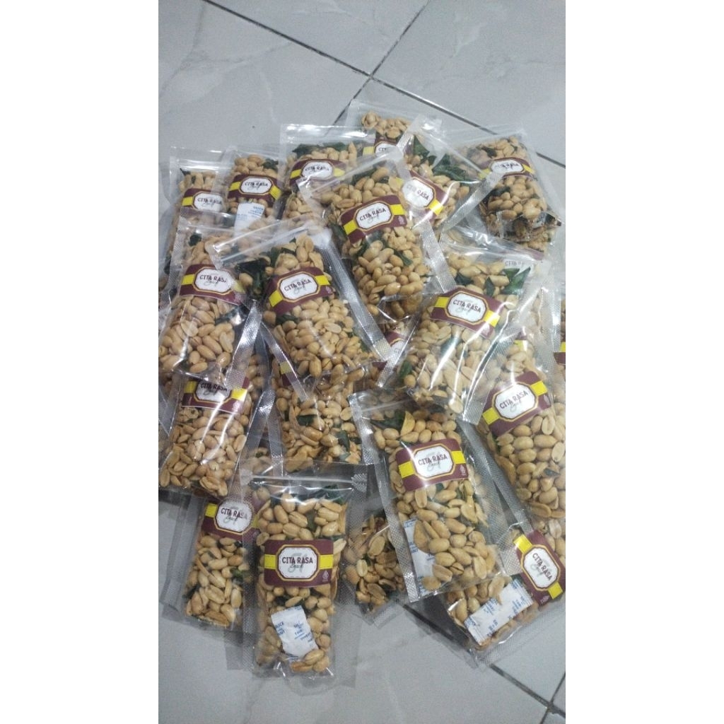 

kacang plintis bawang dan daun jeruk