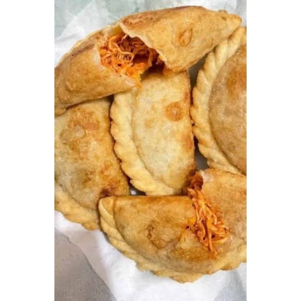 

cireng isi ayam suwir pedas Frozen food isi 5 pcs