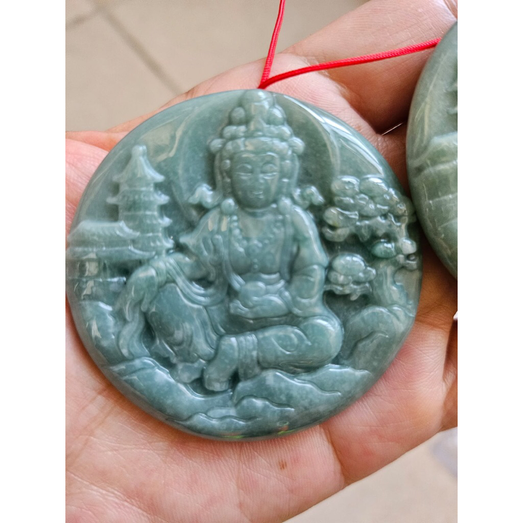 Liontin Giok ukiran Dewi Kwan im/Guan yin