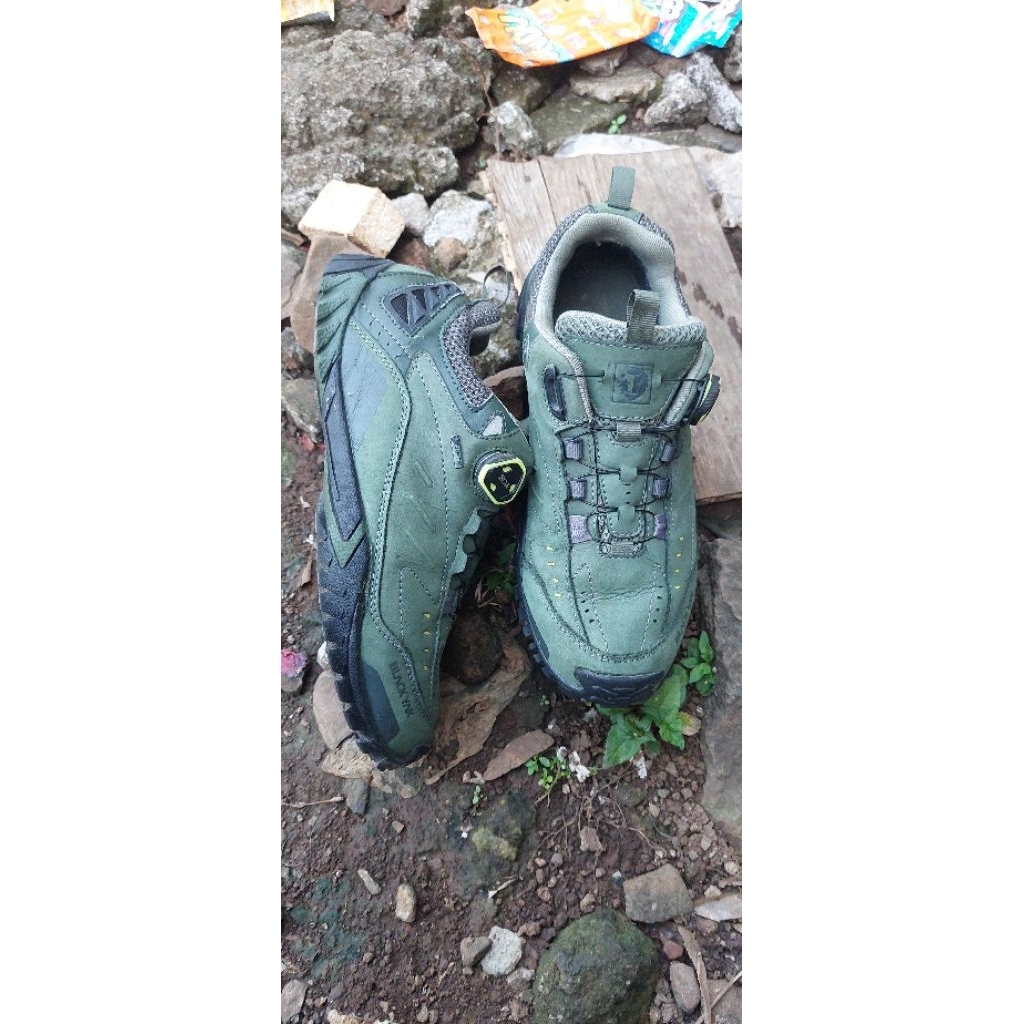 sepatu outdoor blackyak